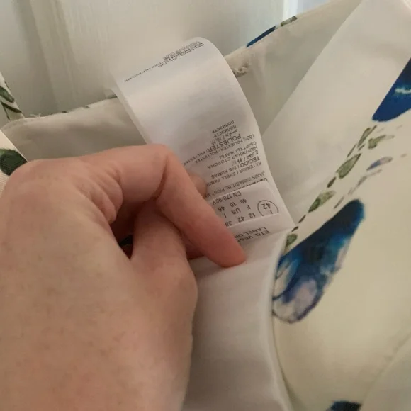 Pronovias Gown - Picture 6 of 8